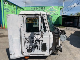 2000 MACK CH613 DAYCAB, COMPLETE CAB.  