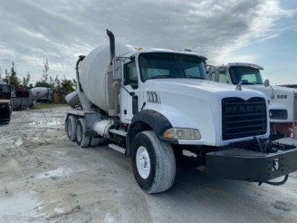 2006 MACK GRANITE CONCRETE MIXER TRUCK