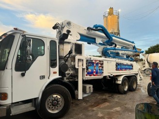 2006 STERLING ST CONCRETE PUMP TRUCK