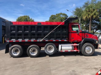 2005 MACK VISION DUMP TRUCK