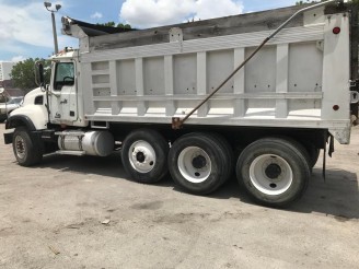 2006 MACK GRANITE DUMP TRUCK