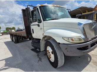 2006 INTERNATIONAL DT466 FLATBED TRUCK