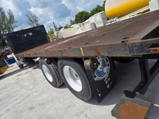 2006 INTERNATIONAL DT466 FLATBED TRUCK