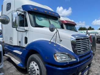 2008 FREIGHTLINER COLUMBIA SLEEPER TRUCK
